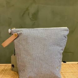 TOILETRY BAG اكسسواراتFINETTE CAVIAR GM