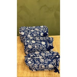 Blue,White  Flowers Toiletry Bags S/3 اكسسوارات