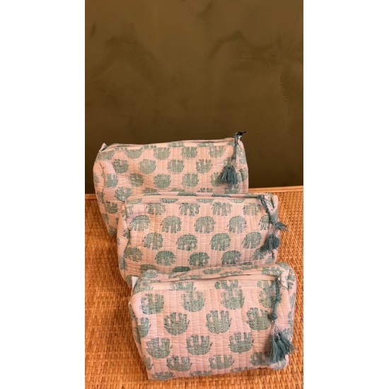 White ,Green Elephants Toiletry Bags S/3 اكسسوارات
