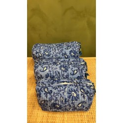 Blue, Dark Blue Flowers Toiletry Bags S/3 اكسسوارات