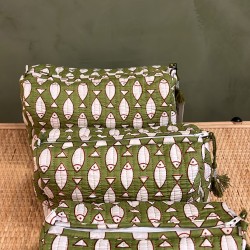 Green, White fish Toiletry Bags S/3 اكسسوارات