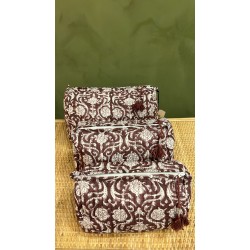 Maroon,White Flowers Toiletry Bags S/3 اكسسوارات