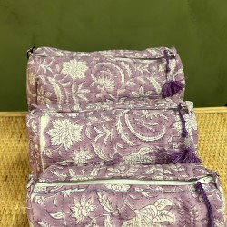 Lavender, White Flowers Toiletry Bags S/3 اكسسوارات
