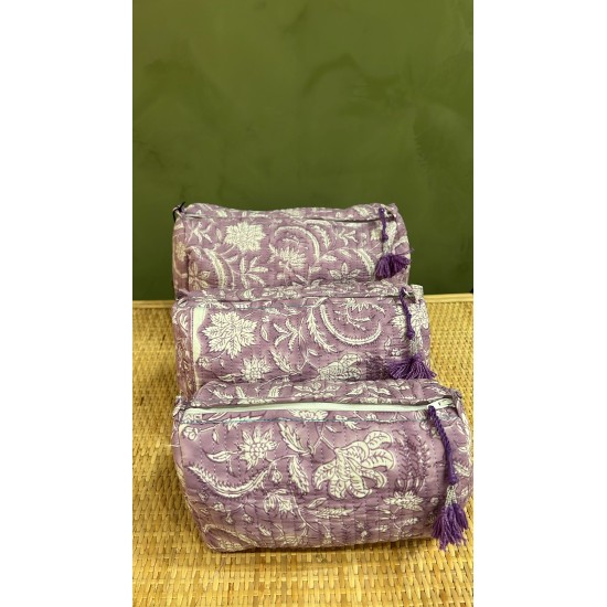 Lavender, White Flowers Toiletry Bags S/3 اكسسوارات